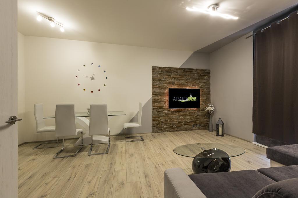Apartsee Halkova Plzen Exterior photo